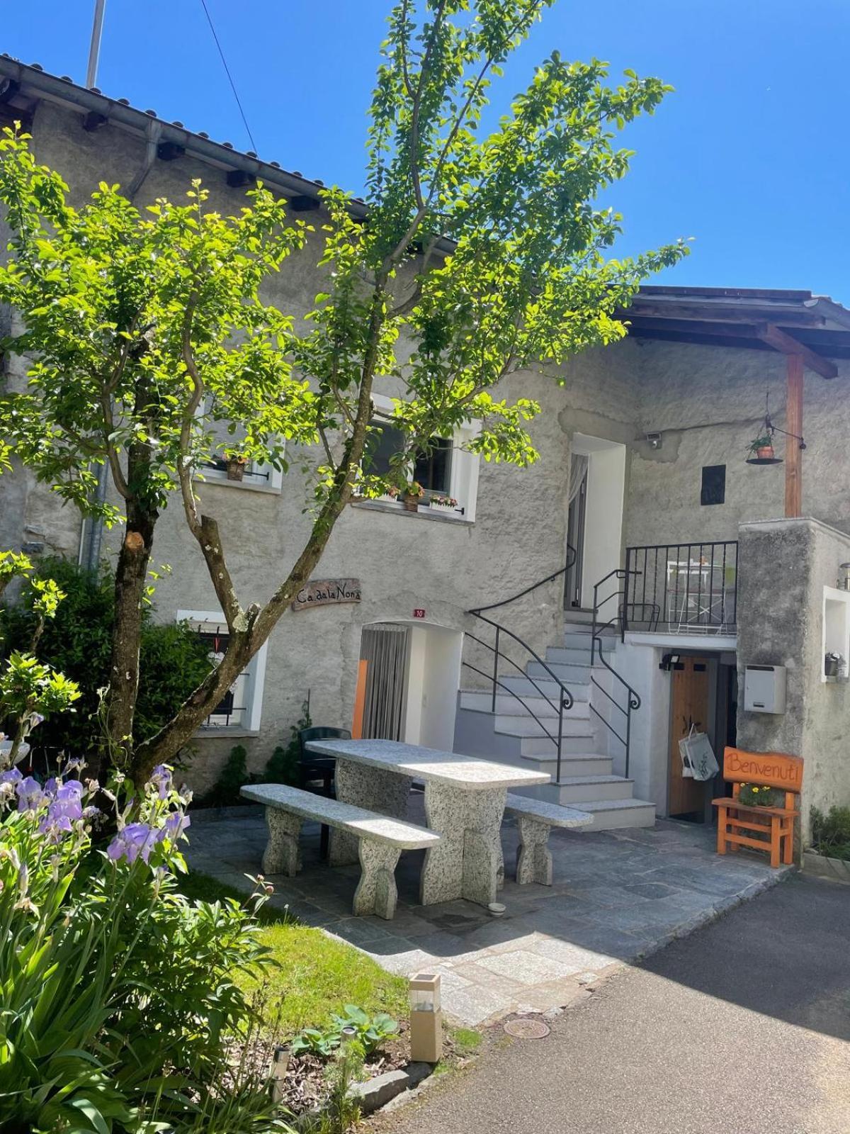 Ca Da La Nona Hotel Cavigliano ภายนอก รูปภาพ